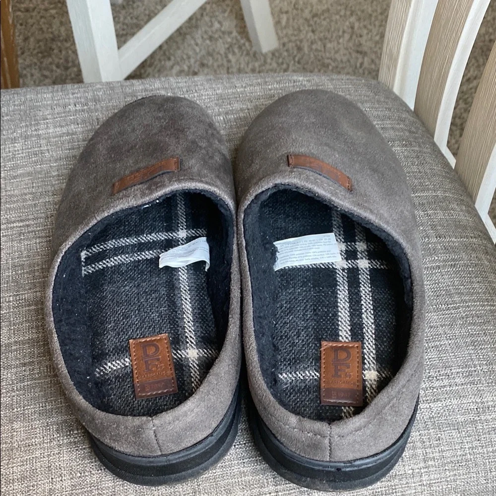 dearfoams Men's Charcoal Suede Slip-Ons